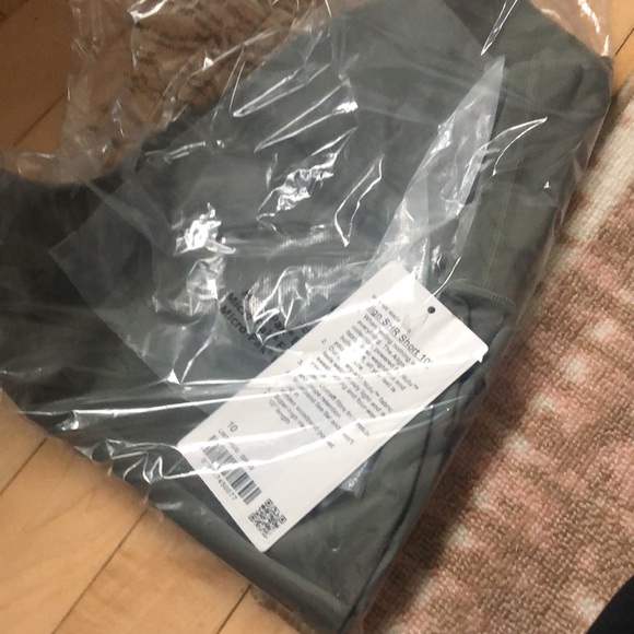 Lululemon align short grey sage size 10 new - Picture 3 of 3